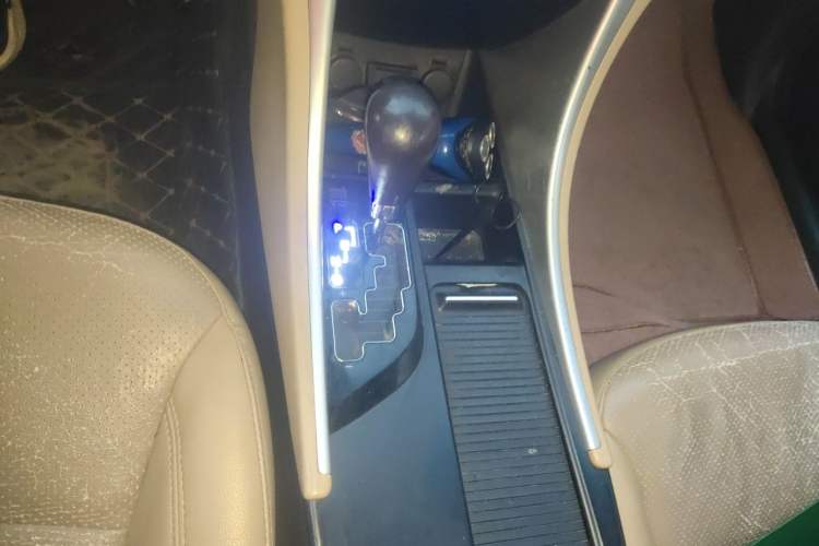Used Hyundai Sonata 2013 2.0L Automatic Fashion Edition Gear Lever