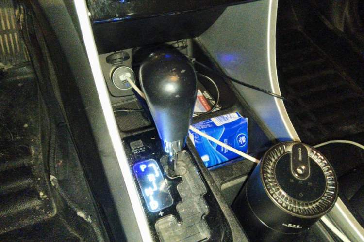 Used Hyundai Sonata 2013 2.4L Automatic Luxury Version China IV Standard Gear Lever