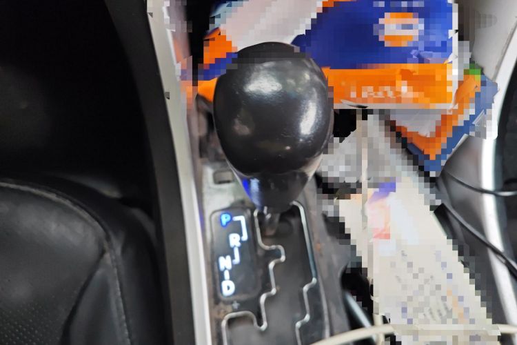 Used Hyundai Sonata 2013 2.0L Automatic Luxury Edition Gear Lever