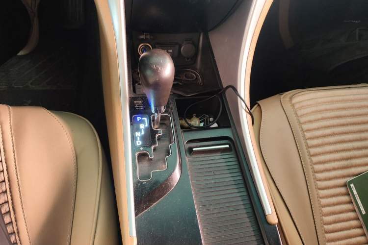 Used Hyundai Sonata 2013 2.0L Automatic Fashion Edition Gear Lever