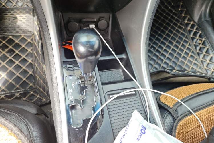 Used Hyundai Sonata 2013 2.0L Automatic Luxury Edition Gear Lever