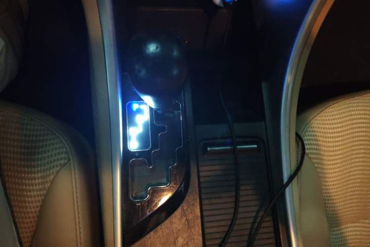 Used Hyundai Sonata 2013 2.0L Automatic Leading Edition Gear Lever