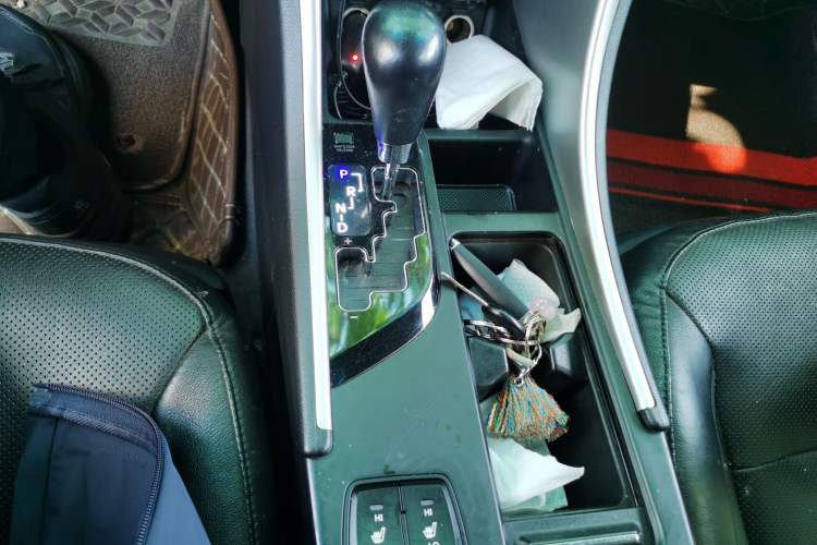 Used Hyundai Sonata 2013 2.4L Automatic Leading Edition China IV Standard Gear Lever