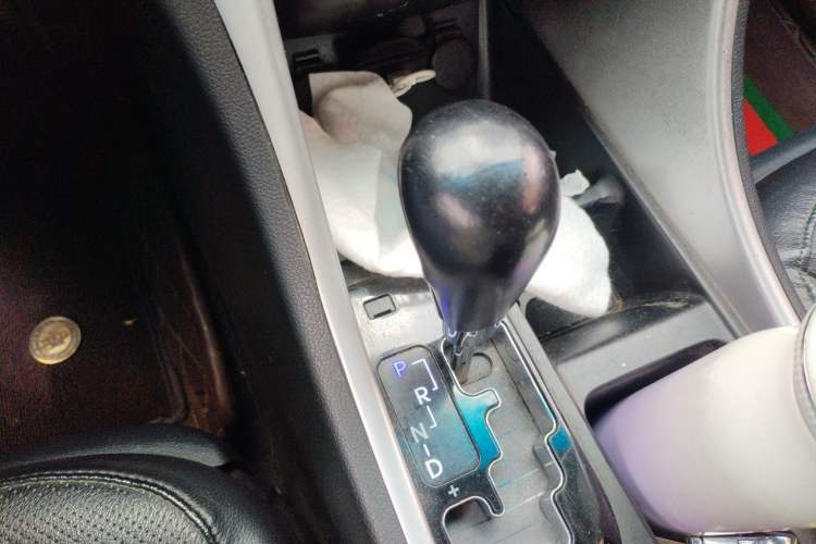 Used Hyundai Sonata 2013 2.0L Automatic Luxury Edition Gear Lever