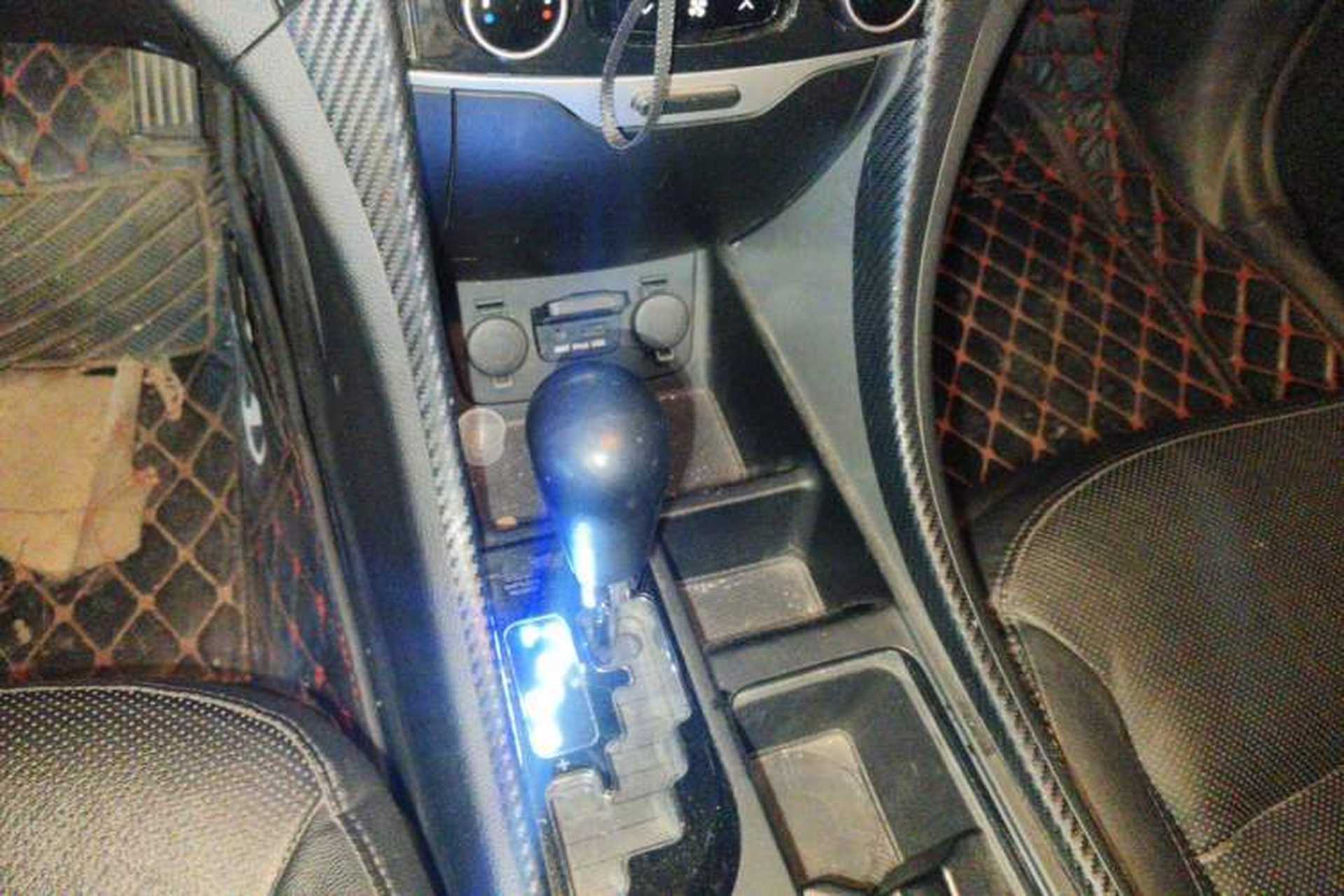 Used Hyundai Sonata 2013 2.4L Automatic Luxury Version China IV Standard Gear Lever