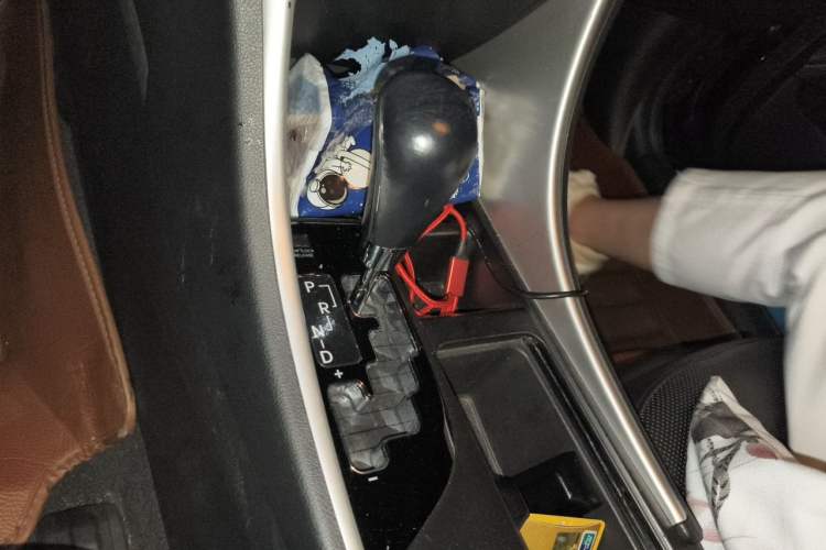 Used Hyundai Sonata 2013 2.0L Automatic Luxury Edition Gear Lever