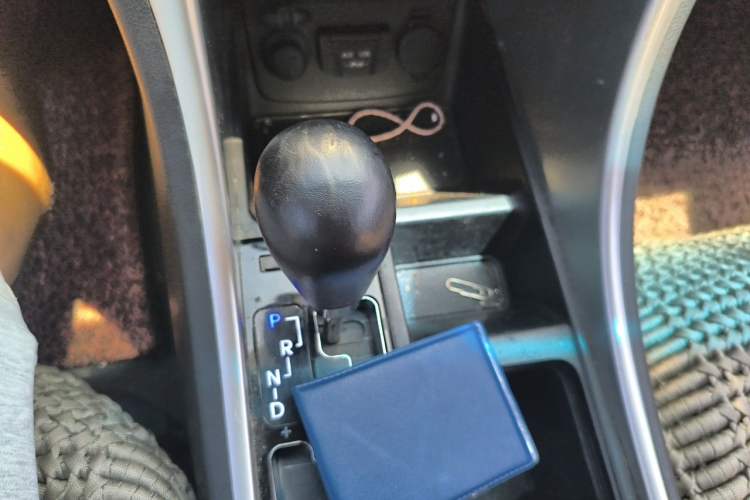 Used Hyundai Sonata 2013 2.4L Automatic Leading Edition China IV Standard Gear Lever