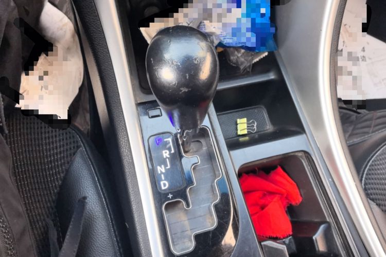 Used Hyundai Sonata 2013 2.0L Automatic Leading Edition Gear Lever