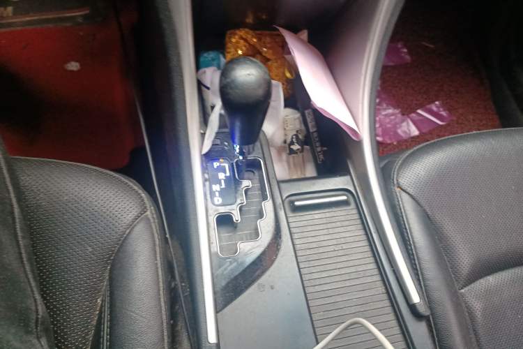 Used Hyundai Sonata 2013 2.4L Automatic Leading Edition China IV Standard Gear Lever