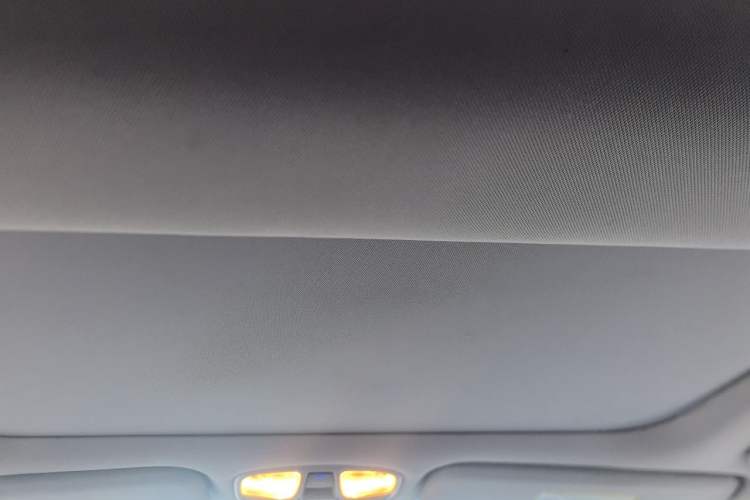 Used Hyundai Sonata 2013 2.4L Automatic Luxury Version China IV Standard Headliner
