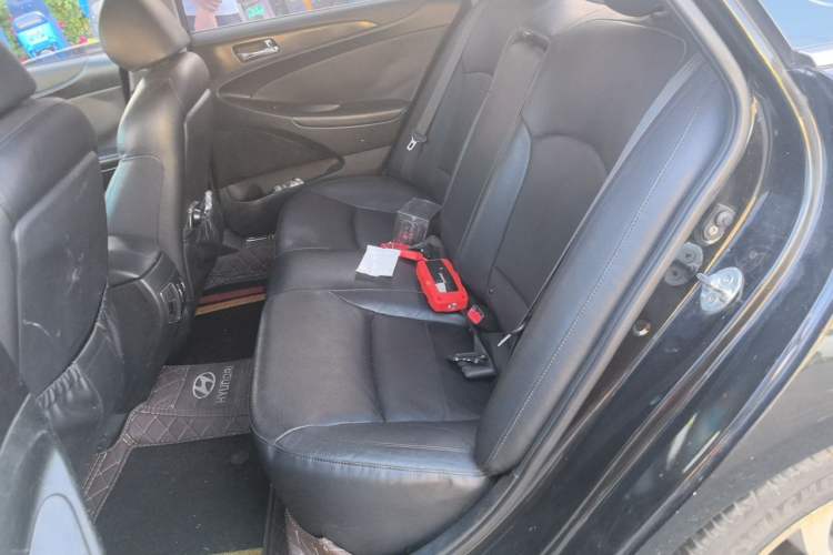Used Hyundai Sonata 2013 2.4L Automatic Luxury Version China IV Standard Left Rear Seat