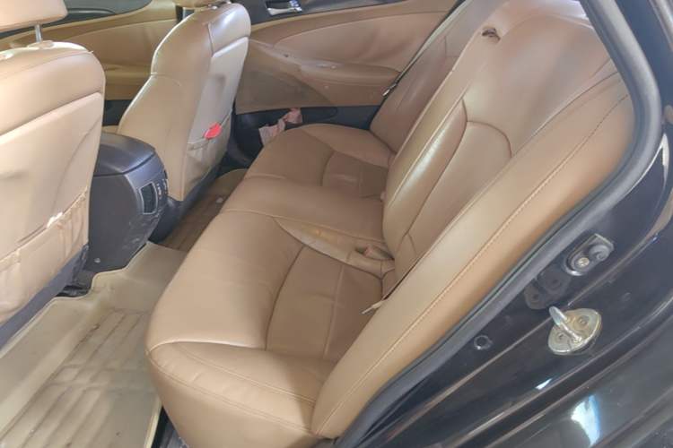 Used Hyundai Sonata 2013 2.4L Automatic Leading Edition China IV Standard Left Rear Seat