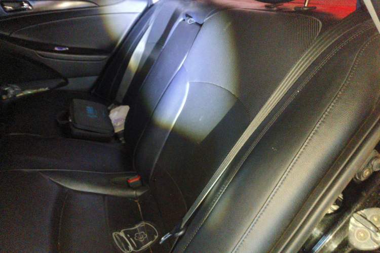 Used Hyundai Sonata 2013 2.4L Automatic Luxury Version China IV Standard Left Rear Seat