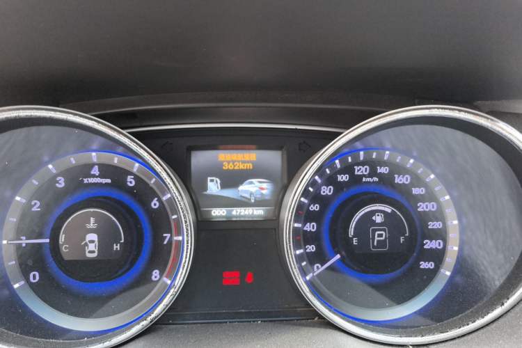 Used Hyundai Sonata 2013 2.4L Automatic Leading Edition China IV Standard Odometer Close Up