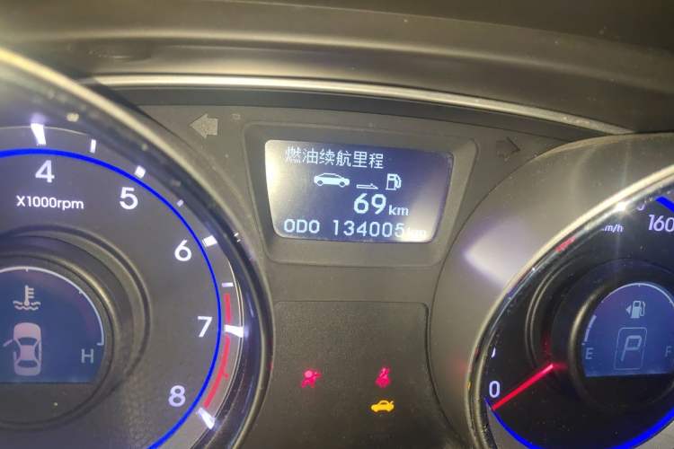 Used Hyundai Sonata 2013 2.0L Automatic Fashion Edition Odometer Close Up