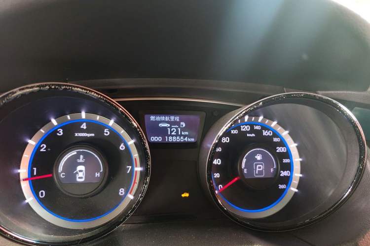 Used Hyundai Sonata 2013 2.0L Automatic Fashion Edition Odometer Close Up