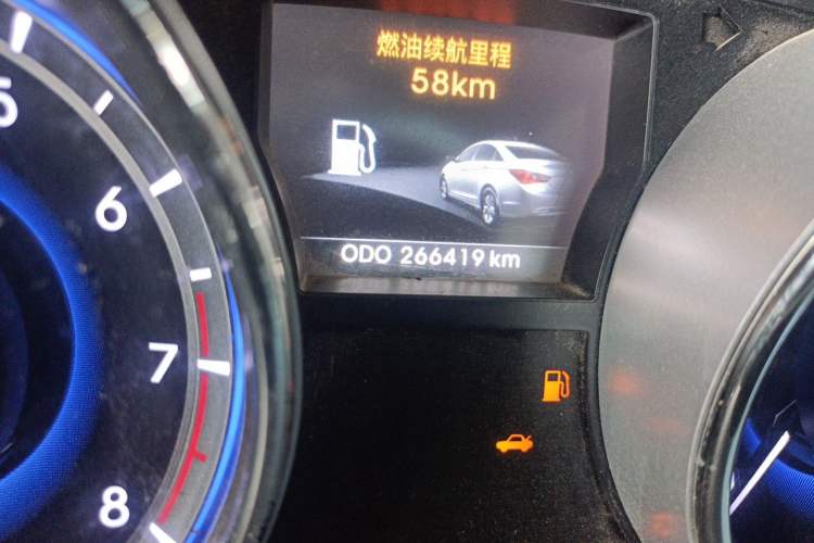 Used Hyundai Sonata 2013 2.0L Automatic Prestige Edition Odometer Close Up