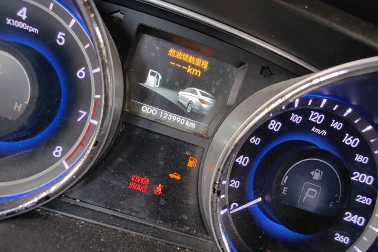 Used Hyundai Sonata 2013 2.4L Automatic Leading Edition China IV Standard Odometer Close Up