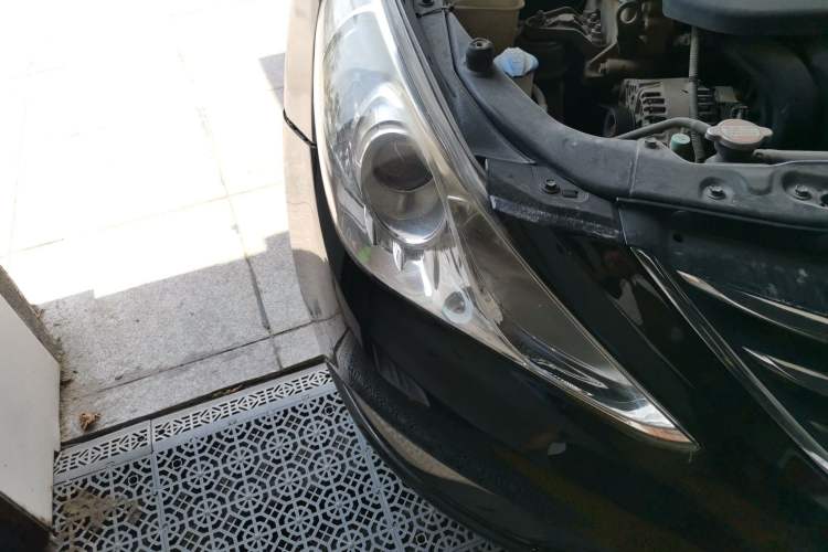 Used Hyundai Sonata 2013 2.0L Automatic Prestige Edition Right Front Headlight