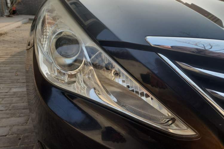 Used Hyundai Sonata 2013 2.0L Automatic Prestige Edition Right Front Headlight