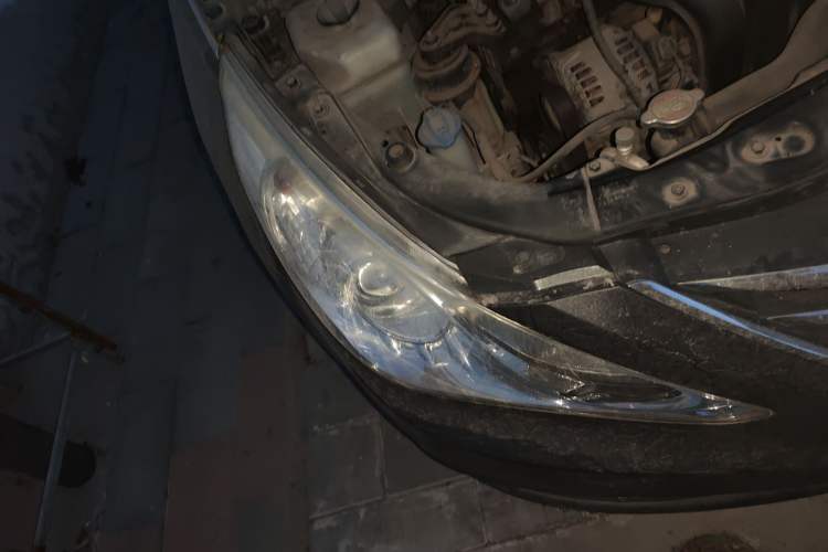 Used Hyundai Sonata 2013 2.0L Automatic Luxury Edition Right Front Headlight