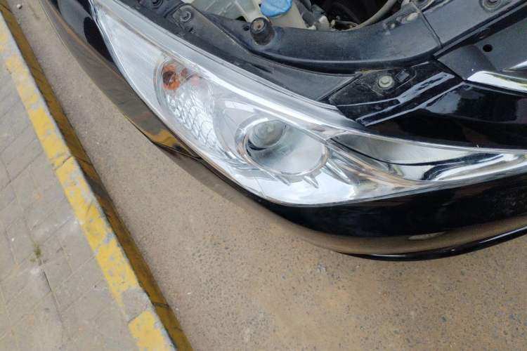 Used Hyundai Sonata 2013 2.0L Automatic Luxury Edition Right Front Headlight