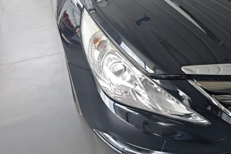 Used Hyundai Sonata 2013 2.0L Automatic Luxury Edition Right Front Headlight