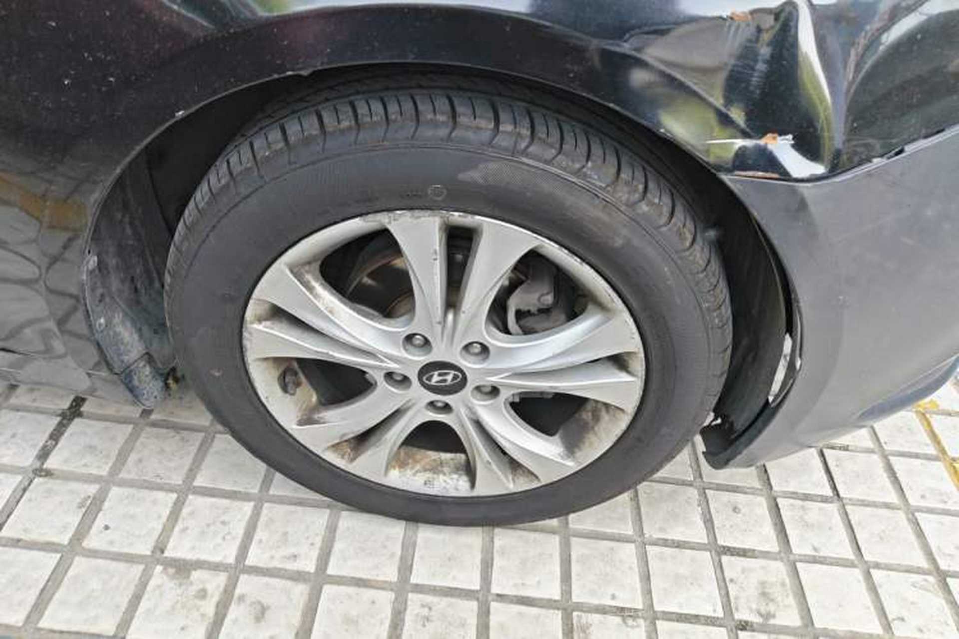 Used Hyundai Sonata 2013 2.0L Automatic Luxury Edition Right Front Wheel Hub