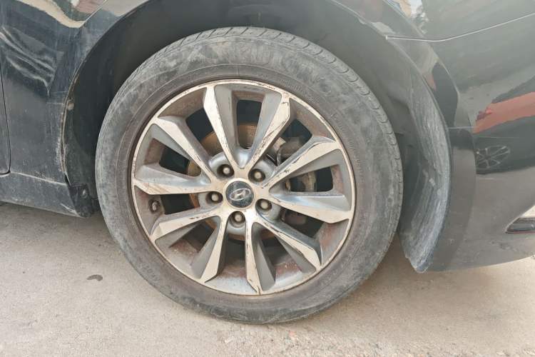 Used Hyundai Sonata 2013 2.0L Automatic Fashion Edition Right Front Wheel Hub