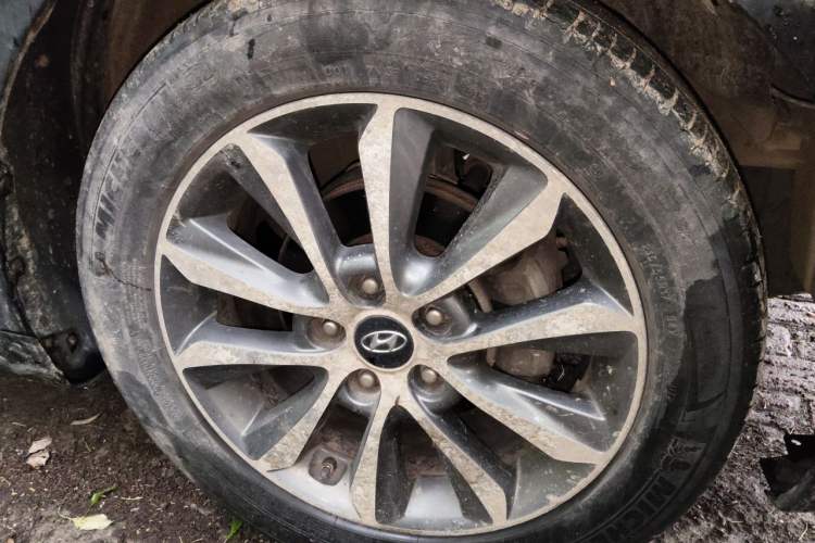 Used Hyundai Sonata 2013 2.4L Automatic Leading Edition China V Standard Right Front Wheel Hub