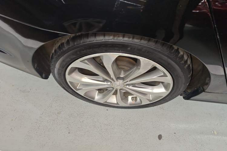 Used Hyundai Sonata 2013 2.4L Automatic Luxury Version China IV Standard Right Rear Wheel Hub
