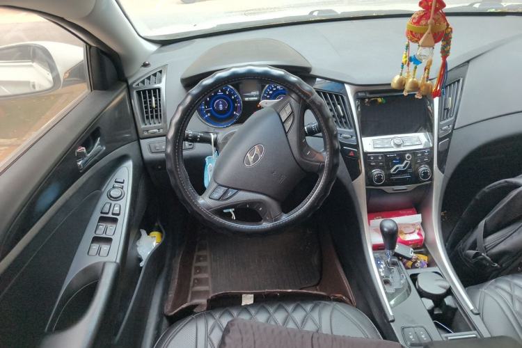 Used Hyundai Sonata 2013 2.0L Automatic Luxury Edition Steering Wheel