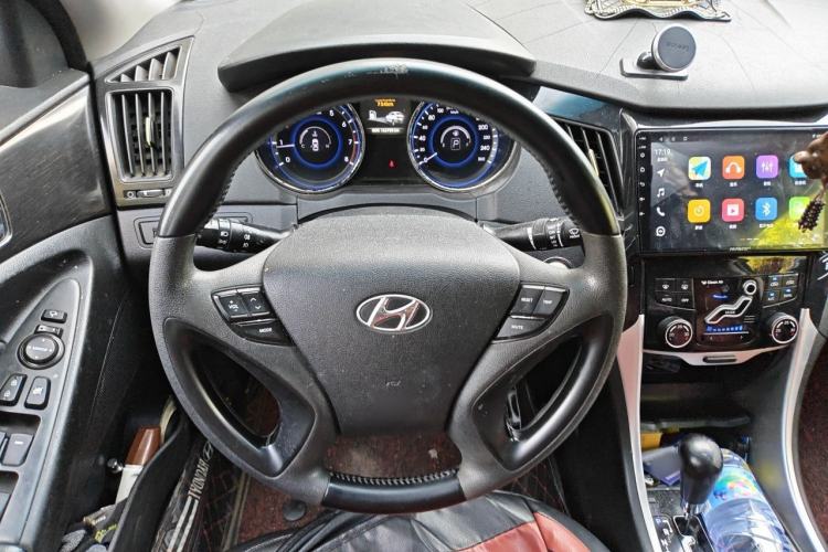 Used Hyundai Sonata 2013 2.0L Automatic Luxury Edition Steering Wheel