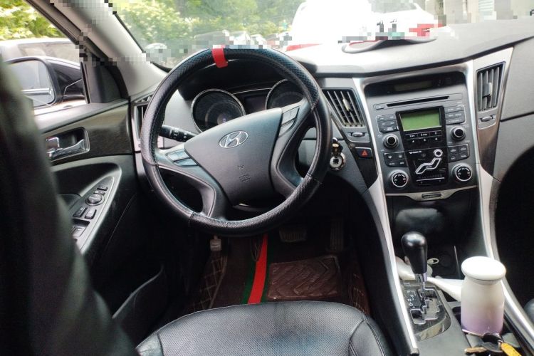 Used Hyundai Sonata 2013 2.0L Automatic Luxury Edition Steering Wheel