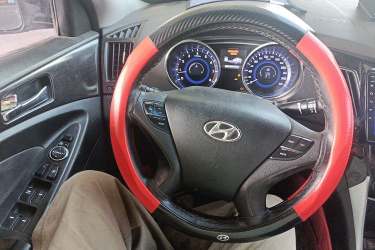 Used Hyundai Sonata 2013 2.0L Automatic Prestige Edition Steering Wheel