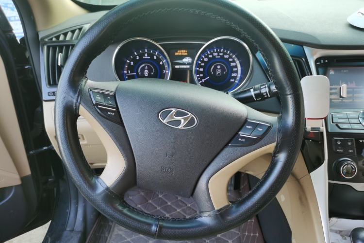 Used Hyundai Sonata 2013 2.4L Automatic Leading Edition China IV Standard Steering Wheel