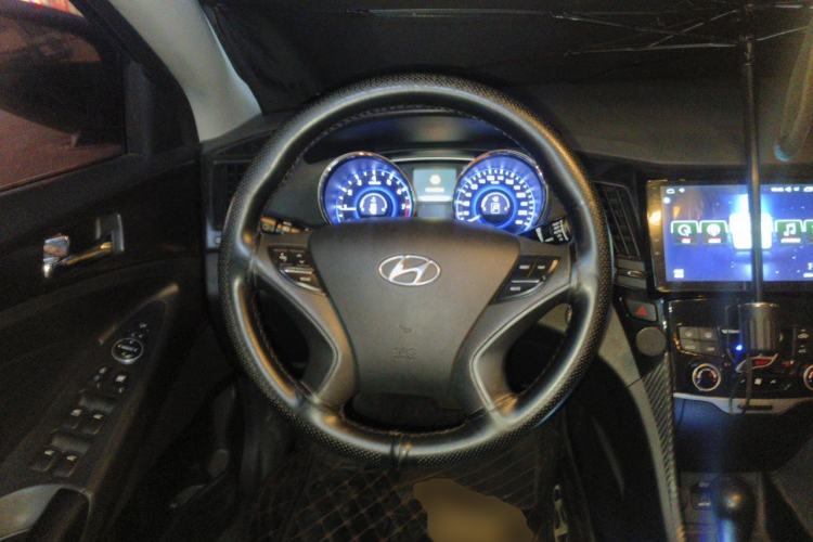 Used Hyundai Sonata 2013 2.4L Automatic Luxury Version China IV Standard Steering Wheel