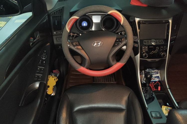 Used Hyundai Sonata 2013 2.0L Automatic Luxury Edition Steering Wheel