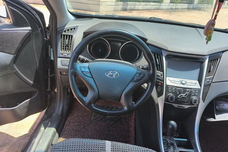 Used Hyundai Sonata 2013 2.4L Automatic Leading Edition China IV Standard Steering Wheel