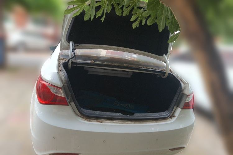 Used Hyundai Sonata 2013 2.0L Automatic Luxury Edition Trunk