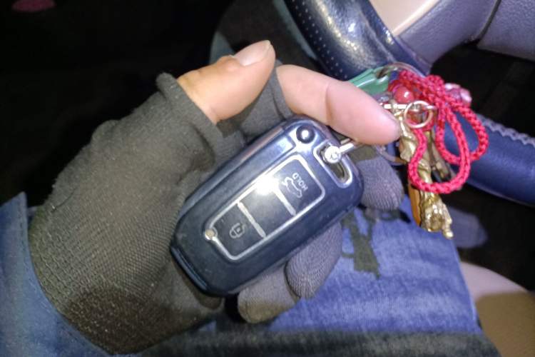 Used Hyundai Sonata 2013 2.0L Automatic Luxury Edition Vehicle Key