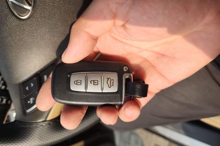 Used Hyundai Sonata 2013 2.0L Automatic Prestige Edition Vehicle Key