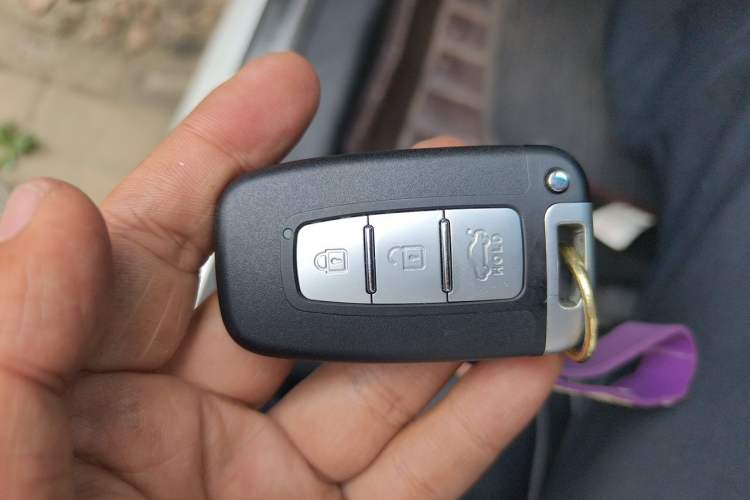 Used Hyundai Sonata 2013 2.0L Automatic Luxury Edition Vehicle Key