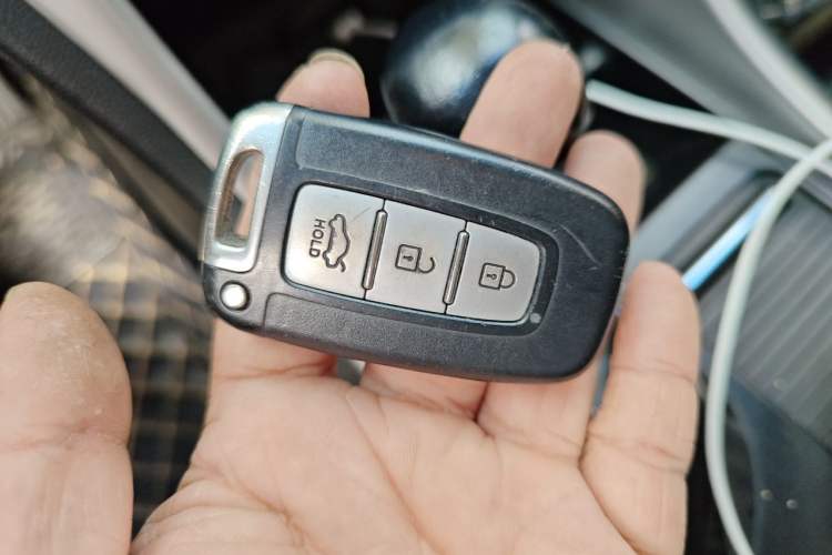 Used Hyundai Sonata 2013 2.0L Automatic Luxury Edition Vehicle Key