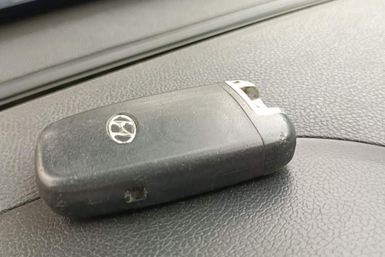 Used Hyundai Sonata 2013 2.0L Automatic Luxury Edition Vehicle Key