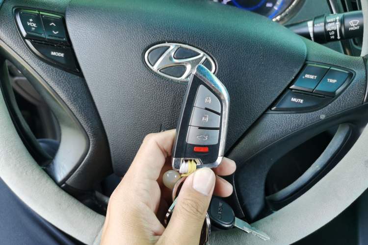 Used Hyundai Sonata 2013 2.4L Automatic Leading Edition China IV Standard Vehicle Key