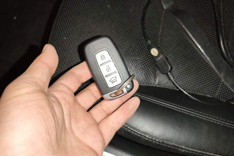 Used Hyundai Sonata 2013 2.0L Automatic Luxury Edition Vehicle Key