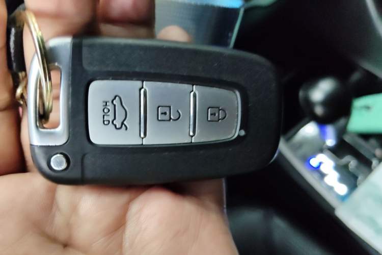 Used Hyundai Sonata 2013 2.4L Automatic Leading Edition China V Standard Vehicle Key