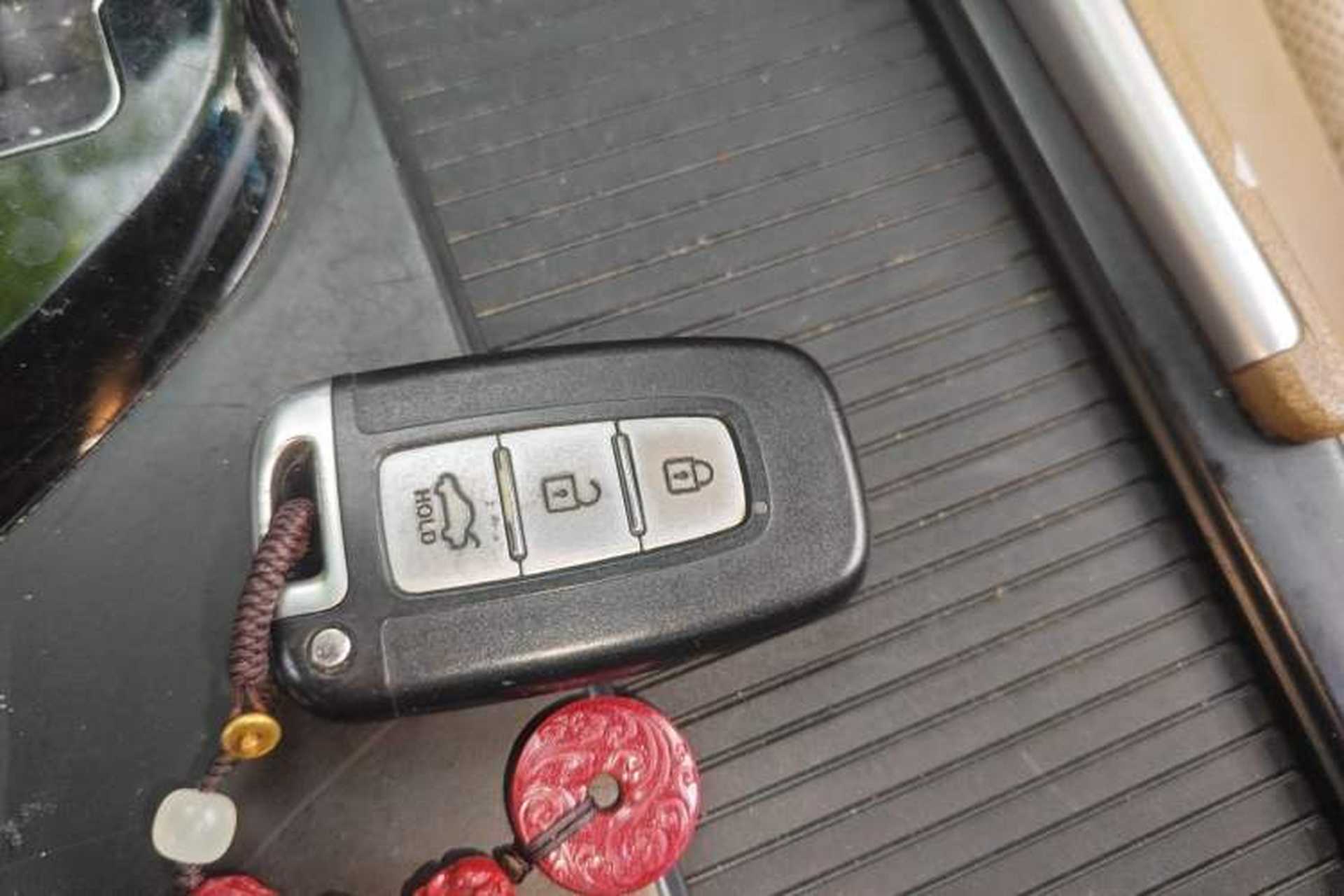 Used Hyundai Sonata 2013 2.0L Automatic Luxury Edition Vehicle Key