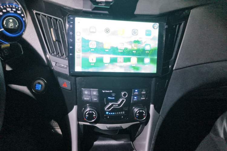 Used Hyundai Sonata 2013 2.4L Automatic Leading Edition China IV Standard Audio And AC Panel
